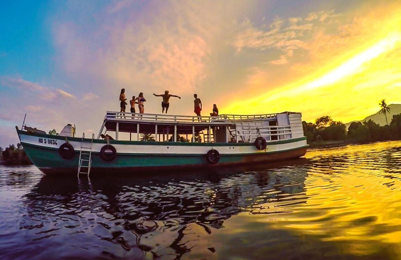 Mad Monkey Hostel Kampot (Adults Only) 외부 사진